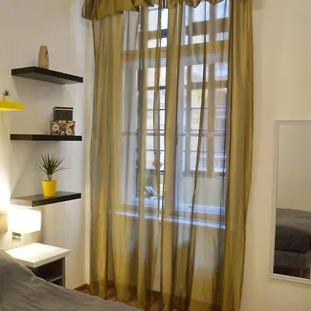 Apartment Spacious Evergreen In The Heart Of