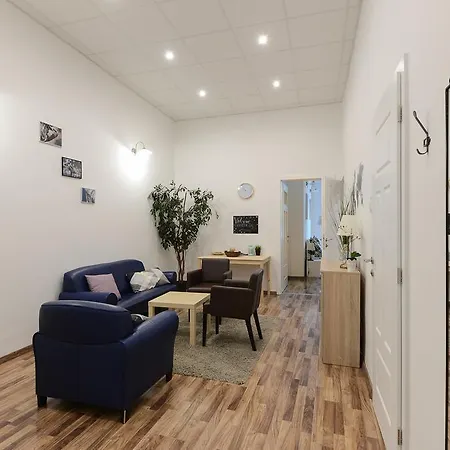 Spacious Evergreen In The Heart Of Budapest